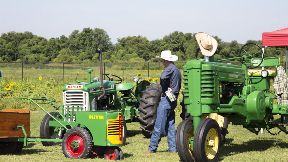 Jackson, Tennessee ANTIQUE TRACTOR SHOW